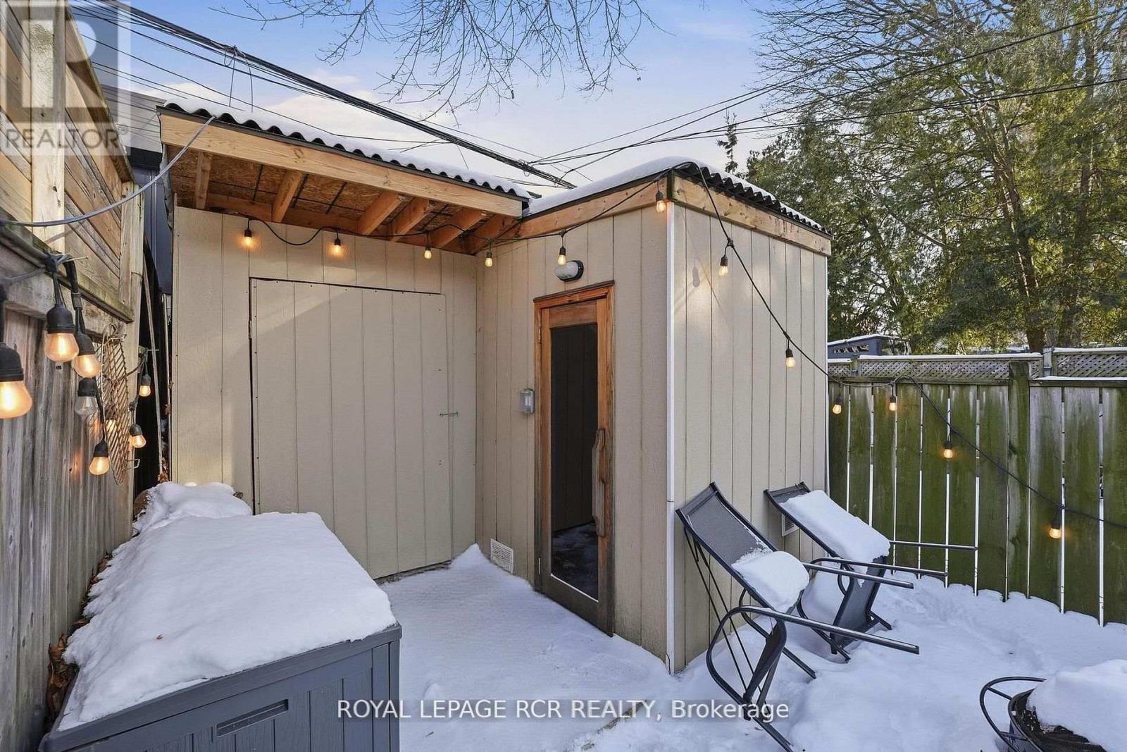 257 Rhodes Avenue, Toronto, Ontario  M4L 3A2 - Photo 28 - E13009466