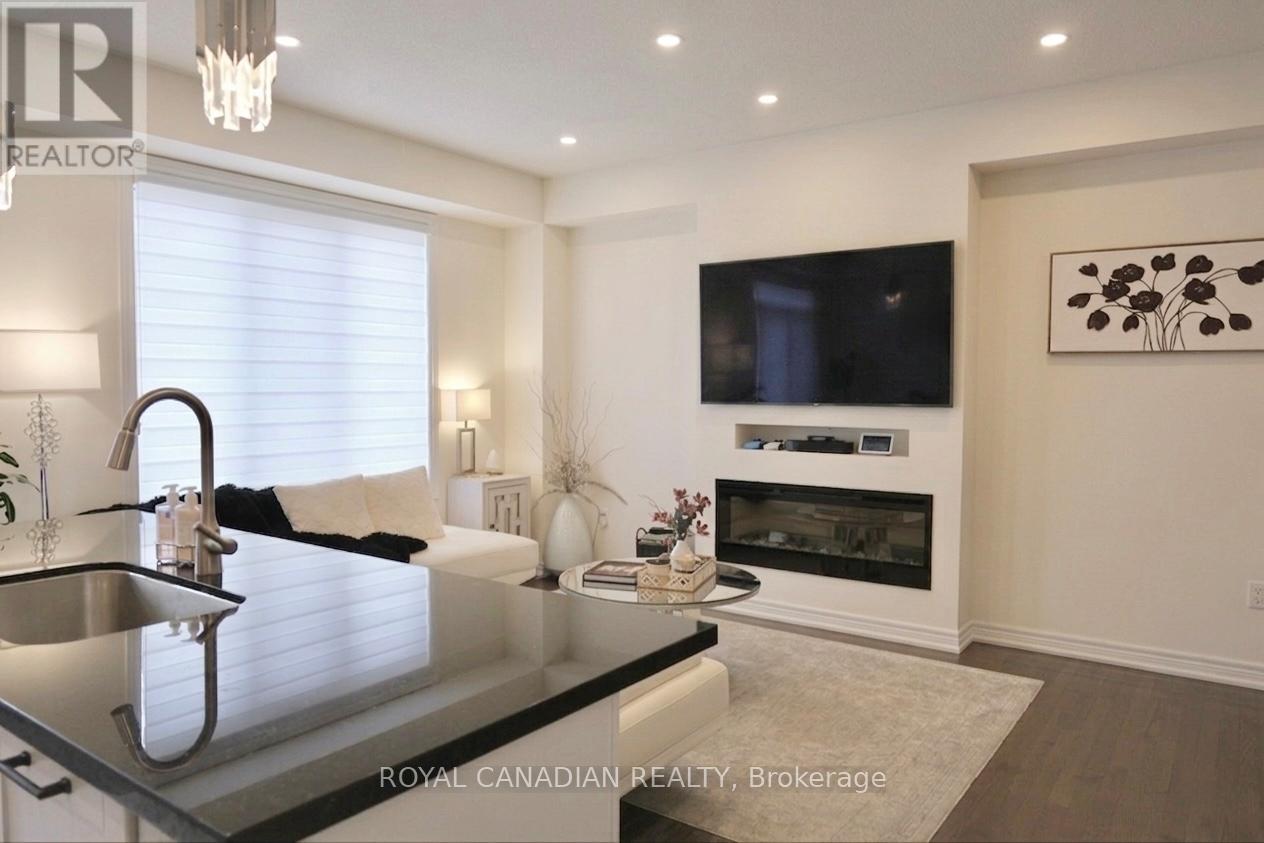 20 Conarty Crescent, Whitby, Ontario  L1P 0L4 - Photo 10 - E13009512