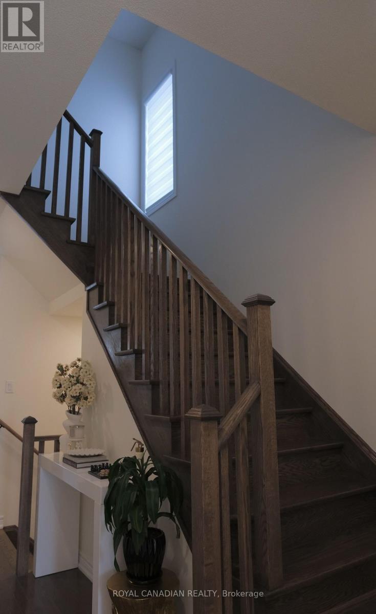 20 Conarty Crescent, Whitby, Ontario  L1P 0L4 - Photo 12 - E13009512