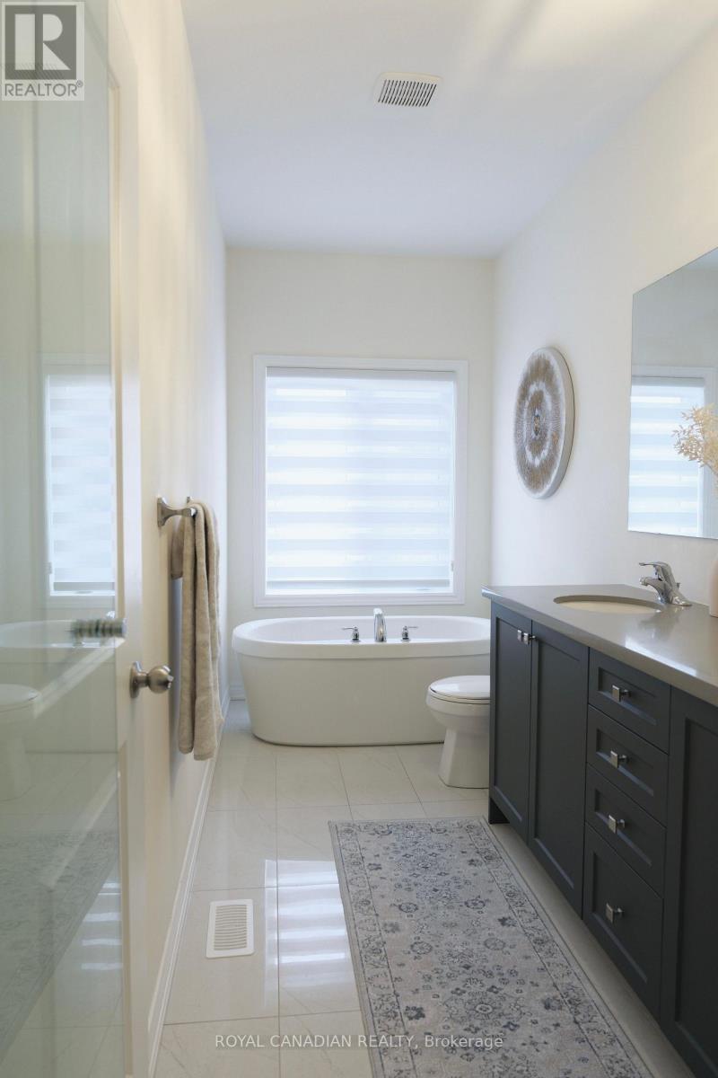 20 Conarty Crescent, Whitby, Ontario  L1P 0L4 - Photo 19 - E13009512