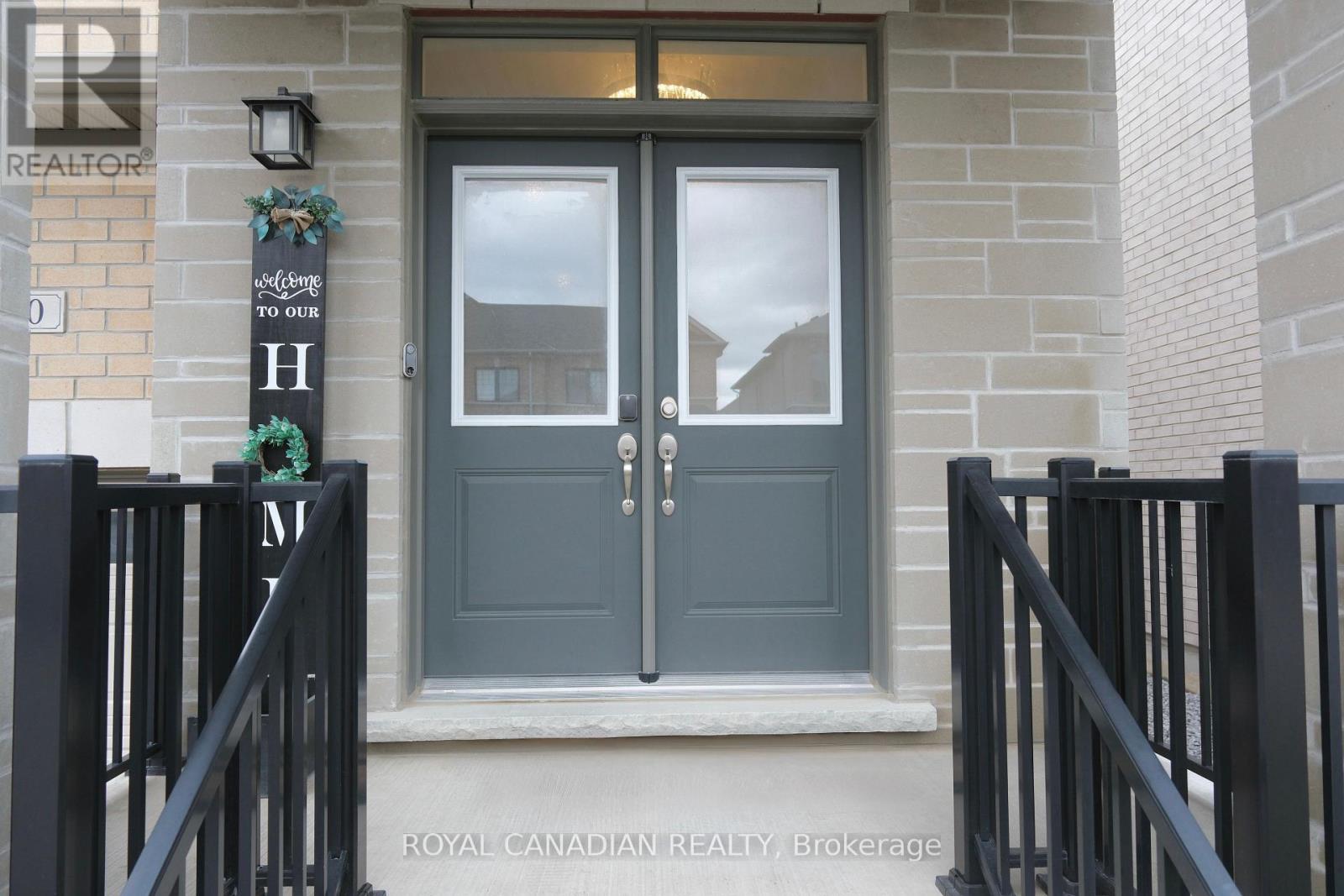 20 Conarty Crescent, Whitby, Ontario  L1P 0L4 - Photo 2 - E13009512