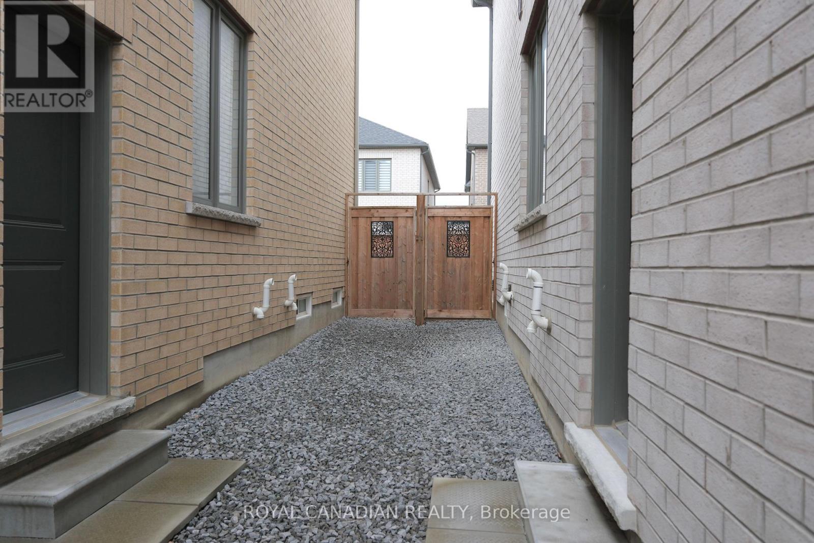 20 Conarty Crescent, Whitby, Ontario  L1P 0L4 - Photo 29 - E13009512