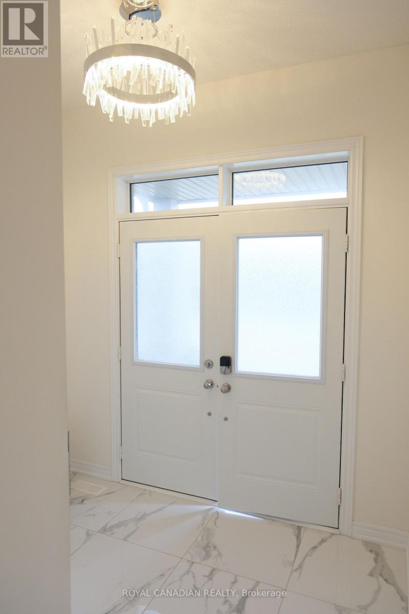 20 Conarty Crescent, Whitby, Ontario  L1P 0L4 - Photo 3 - E13009512