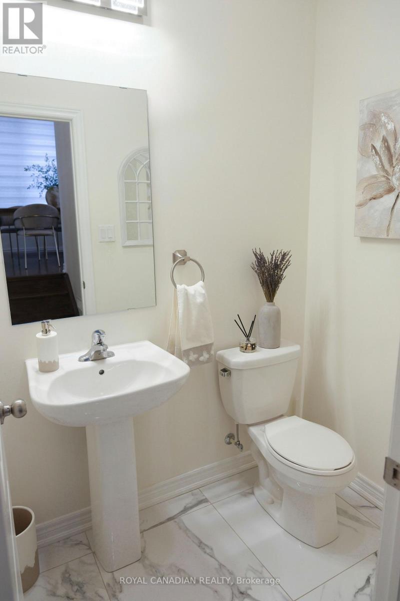 20 Conarty Crescent, Whitby, Ontario  L1P 0L4 - Photo 6 - E13009512