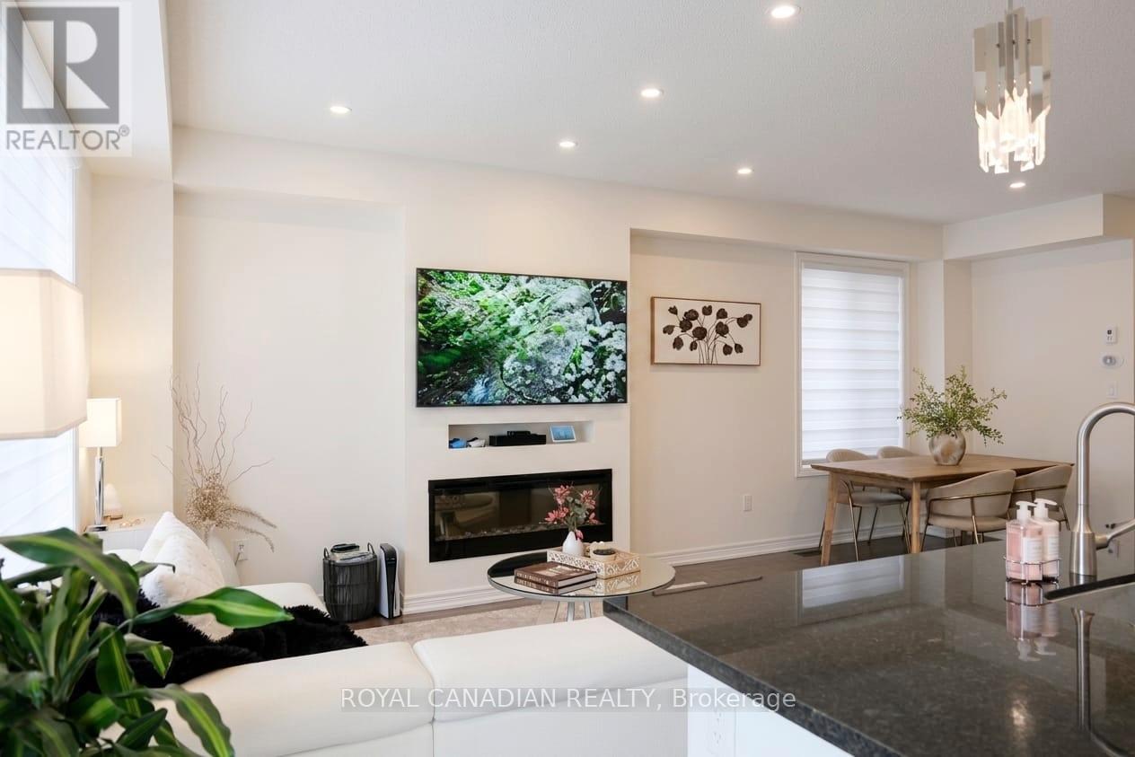 20 Conarty Crescent, Whitby, Ontario  L1P 0L4 - Photo 9 - E13009512