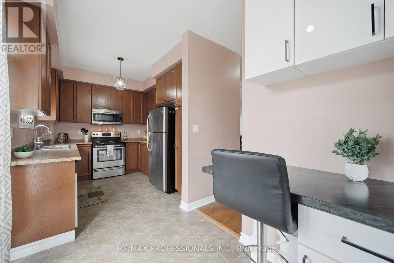 45 Horton Street, Ajax, Ontario  L1Z 1E3 - Photo 12 - E13009530