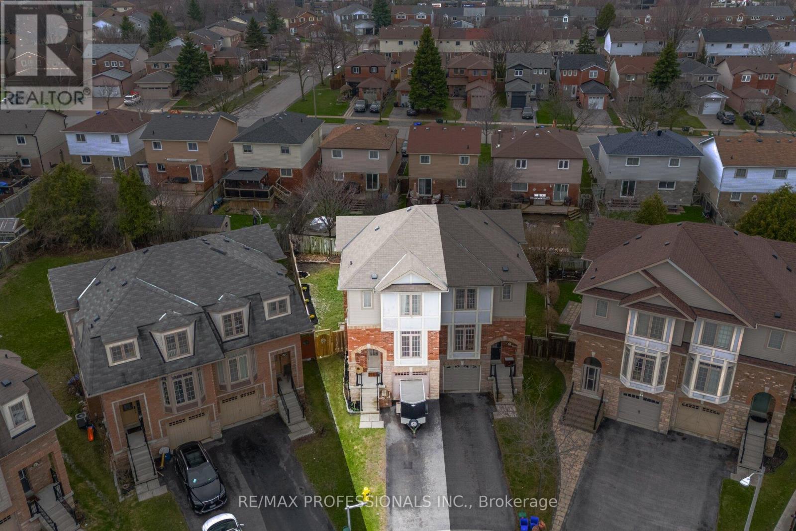 45 Horton Street, Ajax, Ontario  L1Z 1E3 - Photo 2 - E13009530