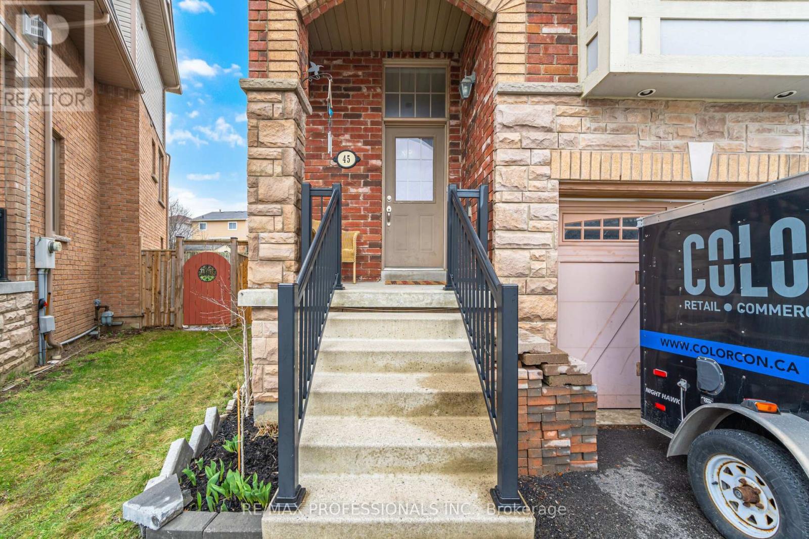 45 Horton Street, Ajax, Ontario  L1Z 1E3 - Photo 5 - E13009530