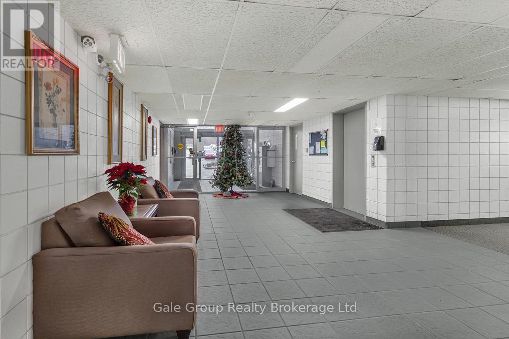 302 - 163 Ferguson Drive, Woodstock, Ontario N4V 1B1 - Photo 2 - X13009332