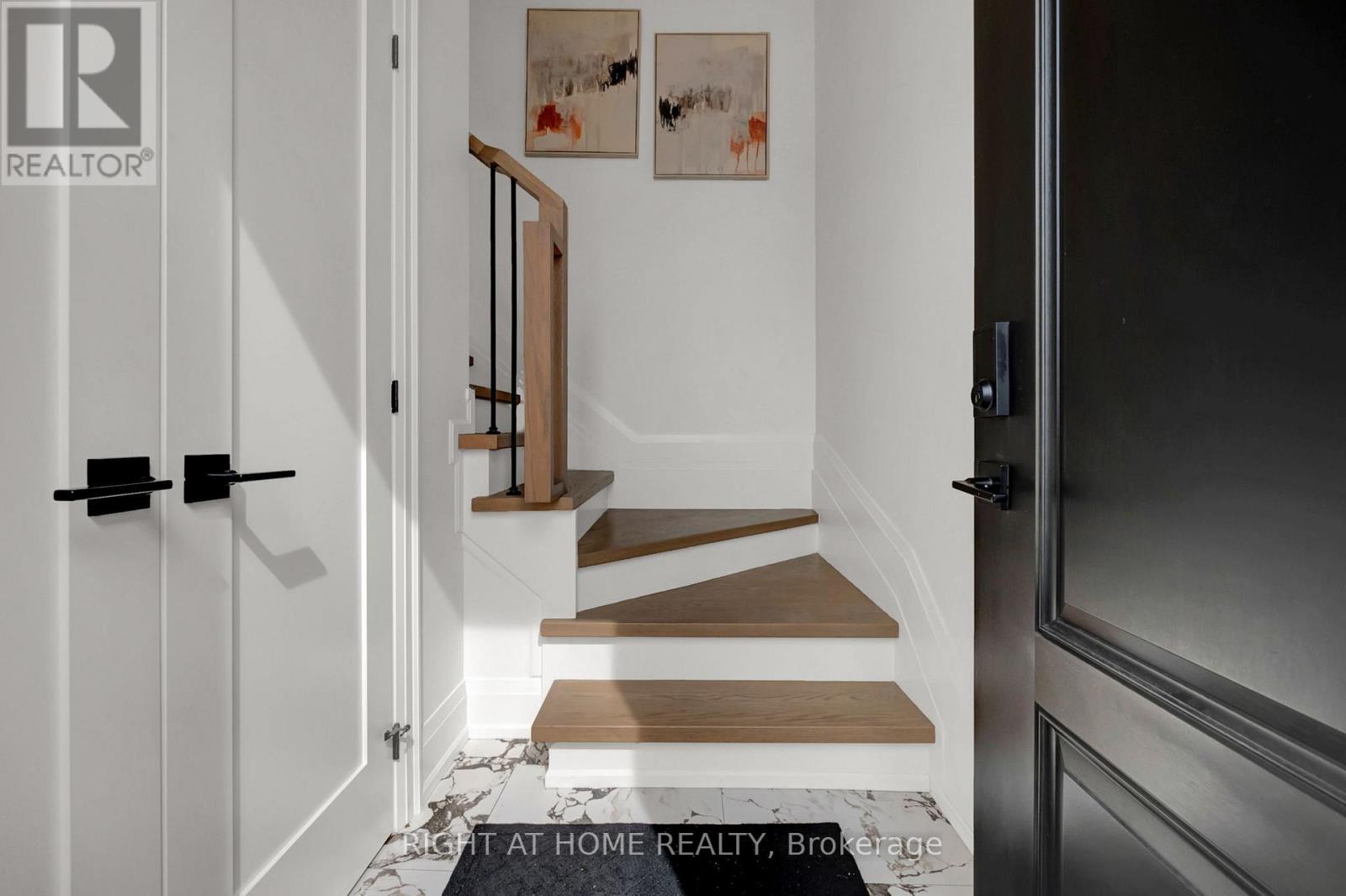 819 Fairview Avenue, Pickering, Ontario  L1W 1M7 - Photo 4 - E13008010