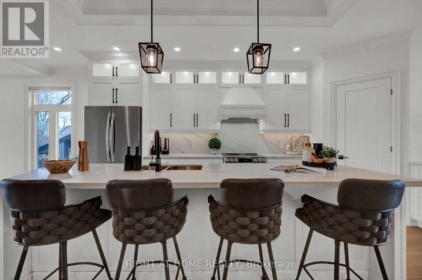 819 Fairview Avenue, Pickering, Ontario  L1W 1M7 - Photo 11 - E13008010