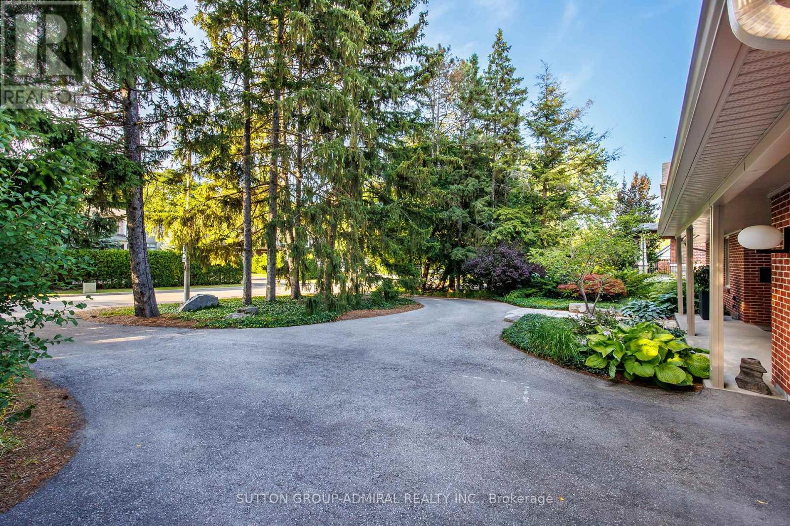 238 Mill Street, Richmond Hill, Ontario  L4C 4B3 - Photo 4 - N12974818