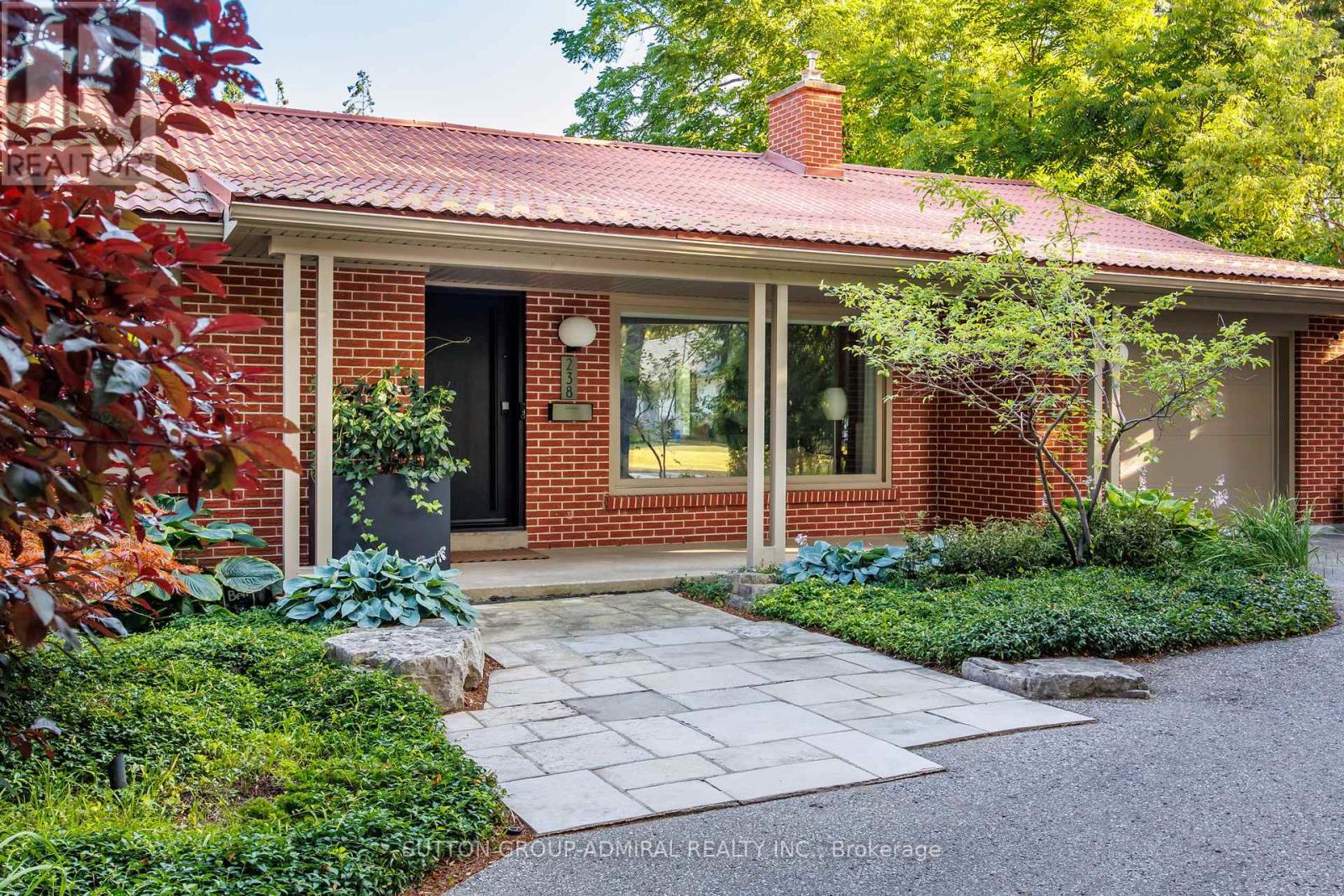 238 MILL STREET, Richmond Hill, Ontario