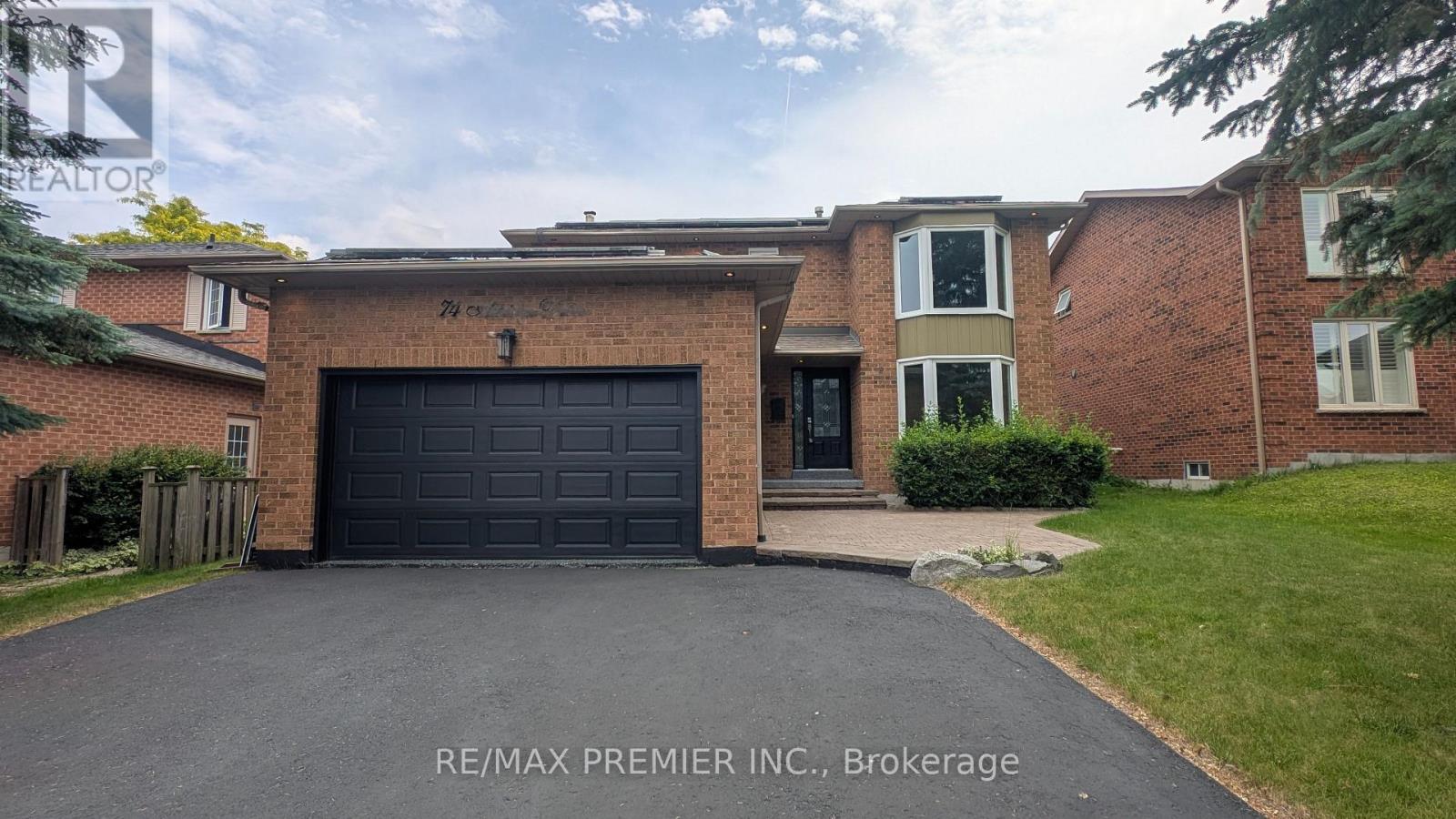 74 ATTRIDGE DRIVE, Aurora, Ontario