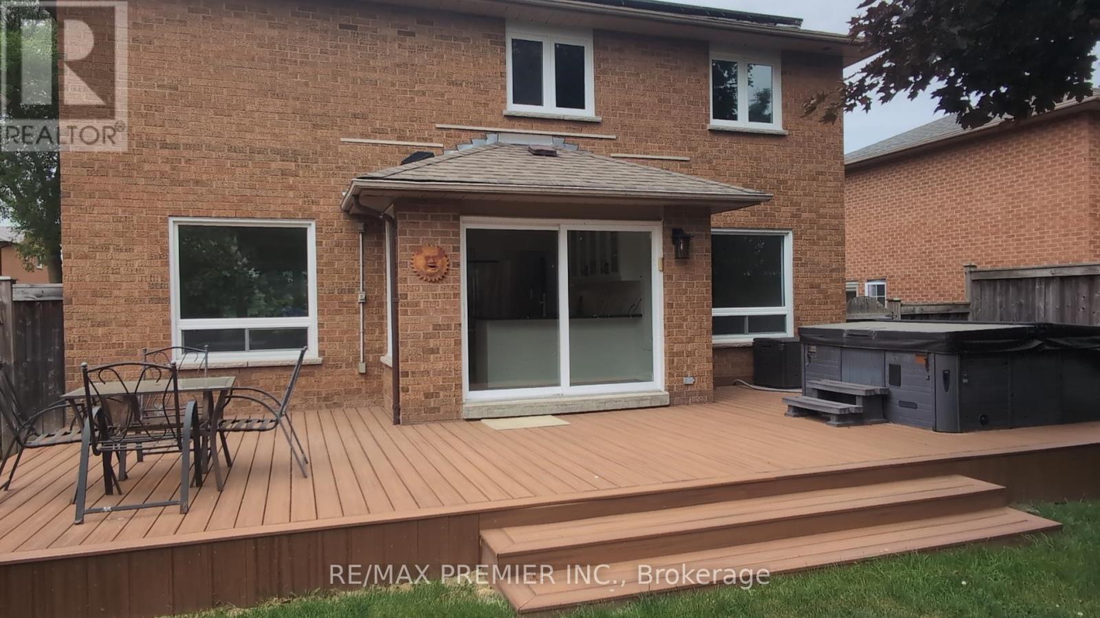 74 Attridge Drive, Aurora, Ontario  L4G 6J4 - Photo 11 - N13009346