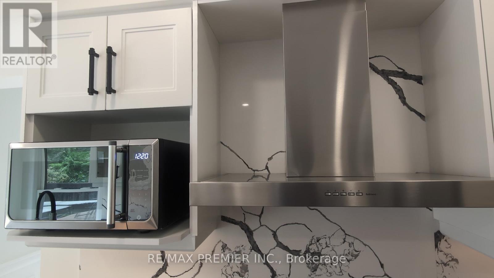 74 Attridge Drive, Aurora, Ontario  L4G 6J4 - Photo 14 - N13009346