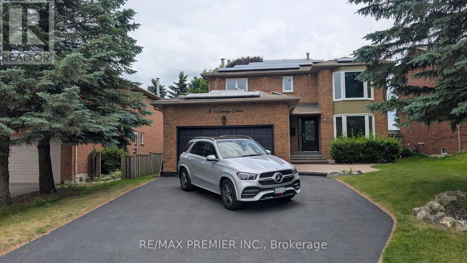 74 Attridge Drive, Aurora, Ontario  L4G 6J4 - Photo 2 - N13009346