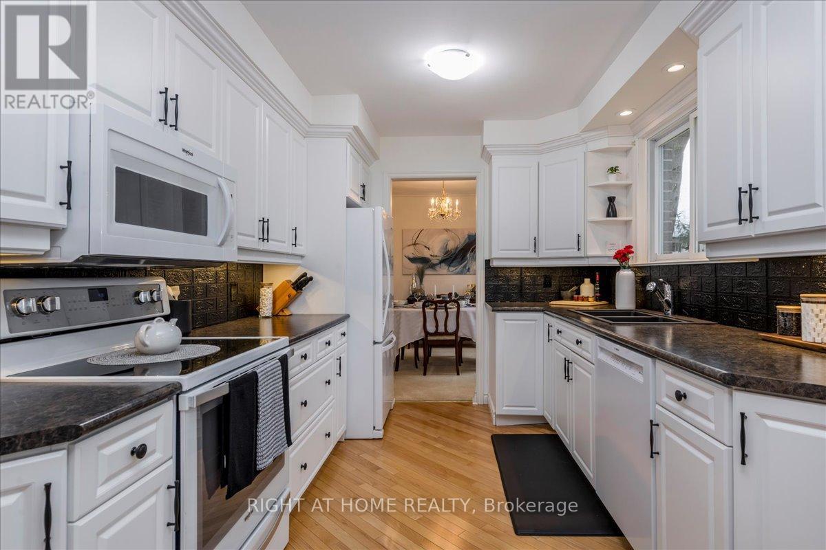 140 Orsi Drive, Newmarket, Ontario  L3Y 3H6 - Photo 13 - N13009368