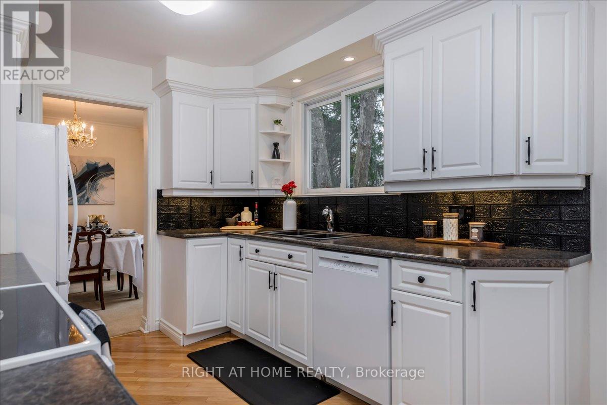 140 Orsi Drive, Newmarket, Ontario  L3Y 3H6 - Photo 14 - N13009368