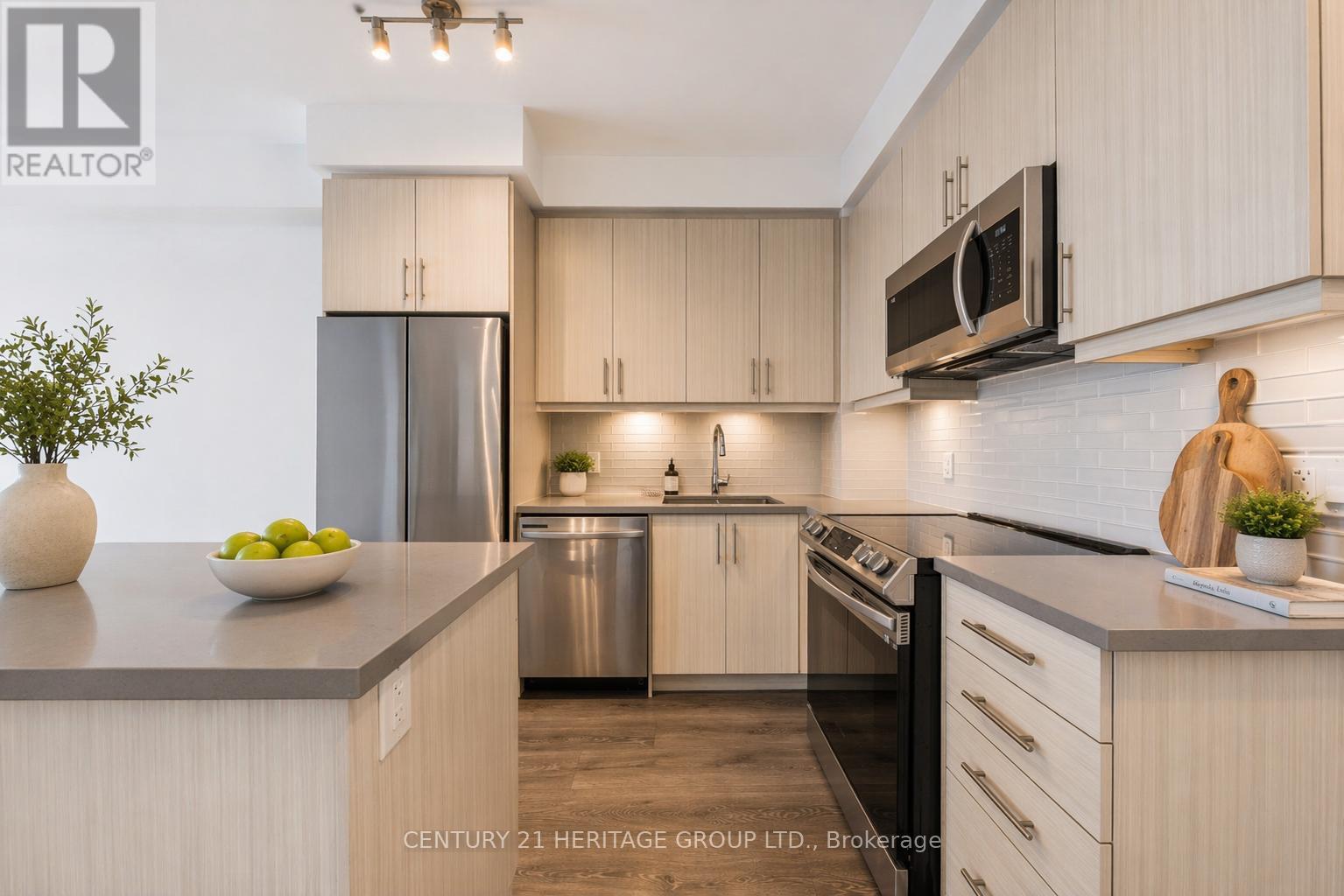 802 - 105 Oneida Crescent, Richmond Hill, Ontario  L4B 0H6 - Photo 7 - N13009554