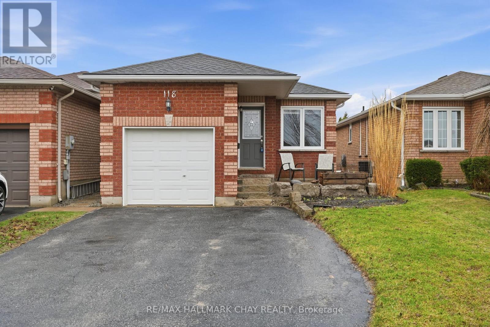 118 BENSON DRIVE, Barrie, Ontario