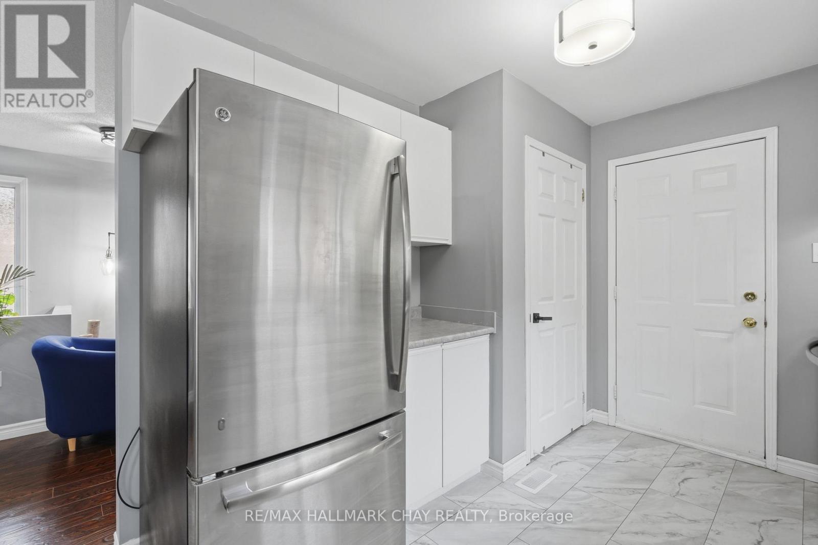 118 Benson Drive, Barrie, Ontario  L4N 7Y4 - Photo 13 - S13009400