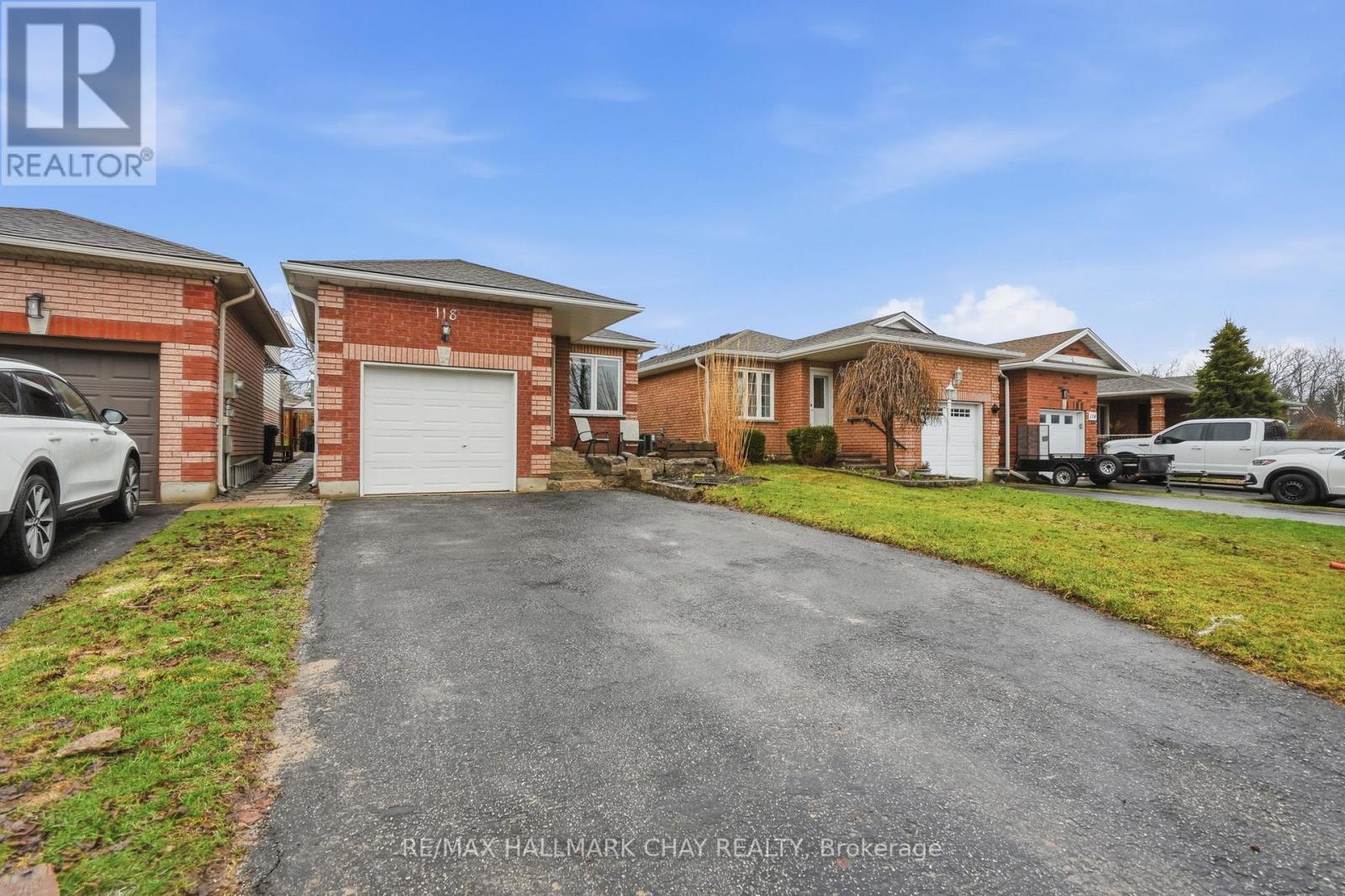118 Benson Drive, Barrie, Ontario  L4N 7Y4 - Photo 2 - S13009400