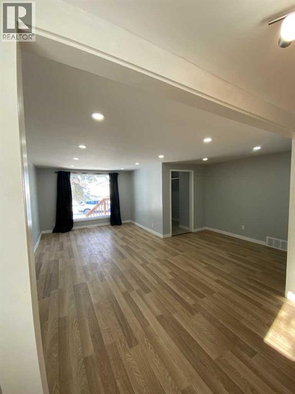 5319 55 Street, Camrose, Alberta  T4V 2B9 - Photo 4 - A2284032