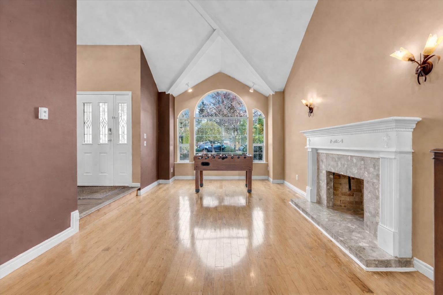 14906 83a Avenue, Surrey, British Columbia  V3S 7S1 - Photo 2 - R3105418