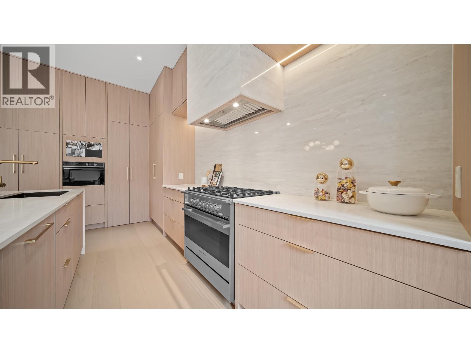 2 6070 Elgin Avenue, Burnaby, British Columbia  V5H 3S4 - Photo 4 - R3111286