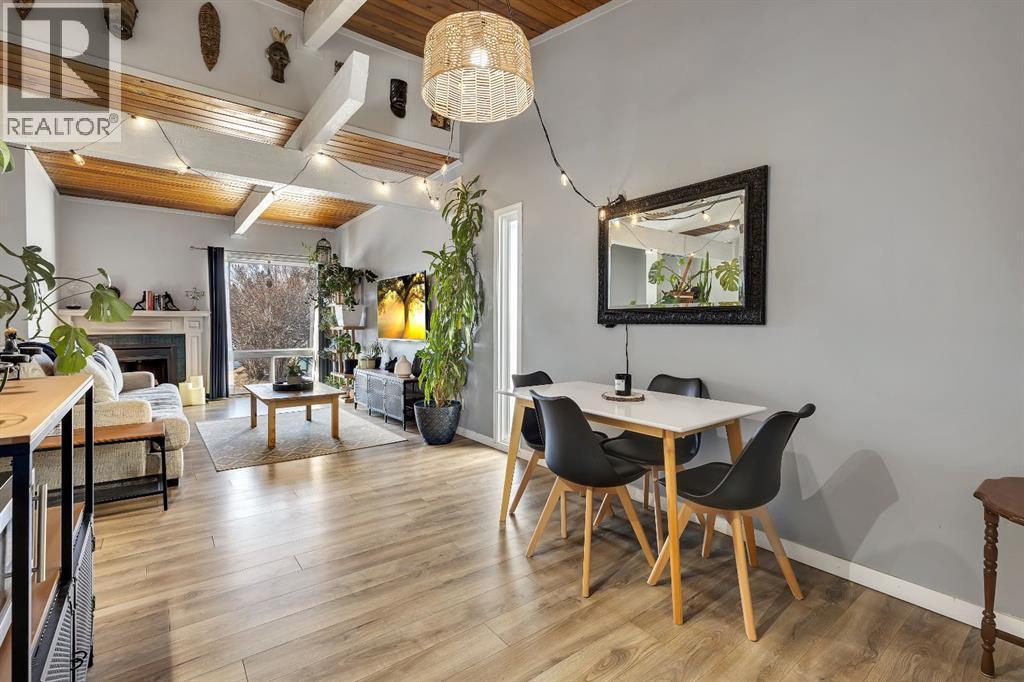 426 Pinemont Gate NE, Calgary, Alberta