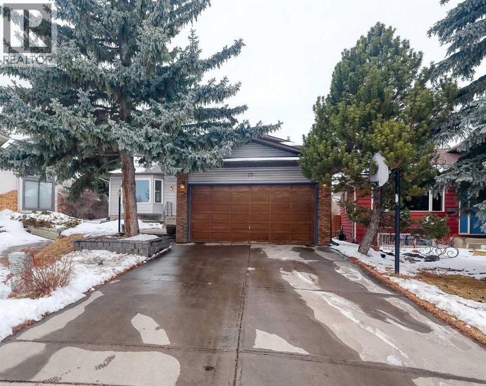 15 Edgeland Mews Nw, Calgary, Alberta  T3A 4C9 - Photo 2 - A2295037