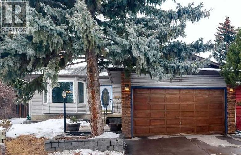 15 Edgeland Mews NW, Calgary, Alberta