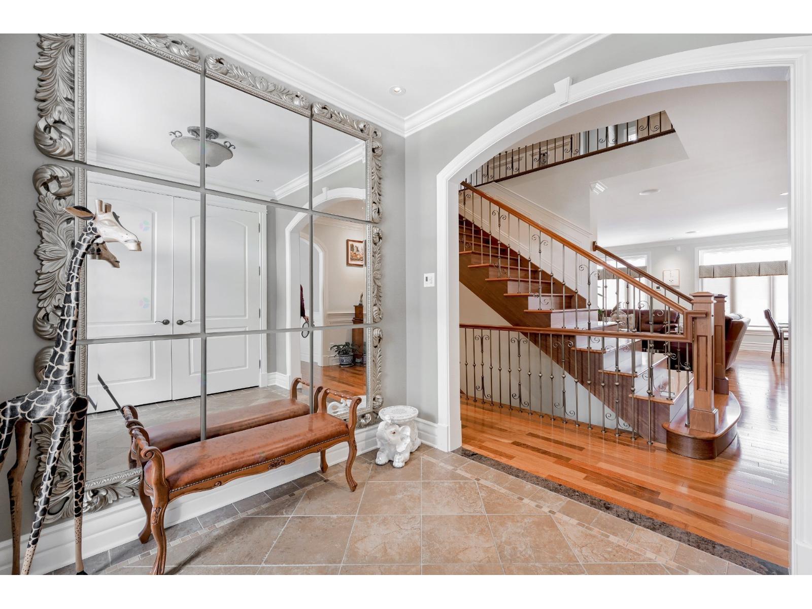 9 Rue d'Edimbourg Candiac Quebec Canada J5R6M8 5