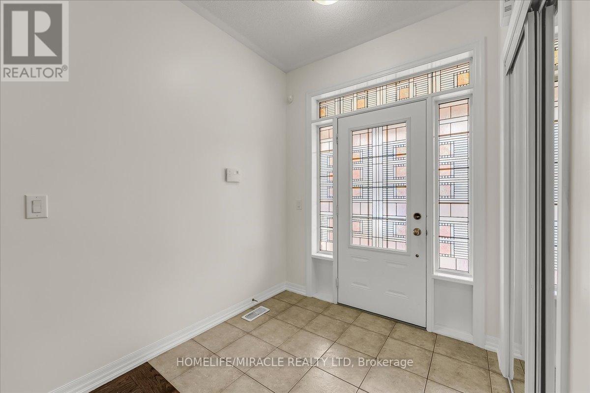 117 Aird Court, Milton, Ontario  L9T 8B6 - Photo 4 - W13009338