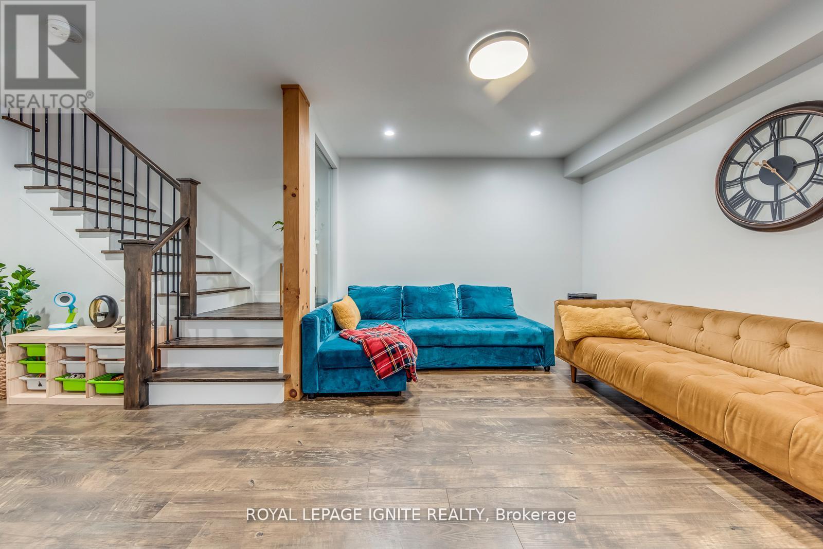 5637 Evelyn Lane, Burlington, Ontario  L7L 6X1 - Photo 11 - W13009352