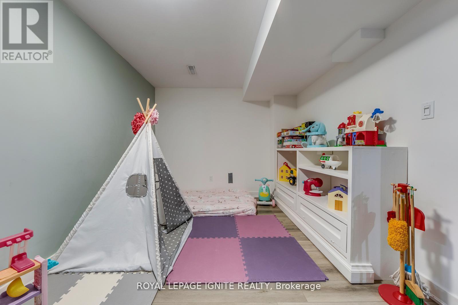 5637 Evelyn Lane, Burlington, Ontario  L7L 6X1 - Photo 34 - W13009352