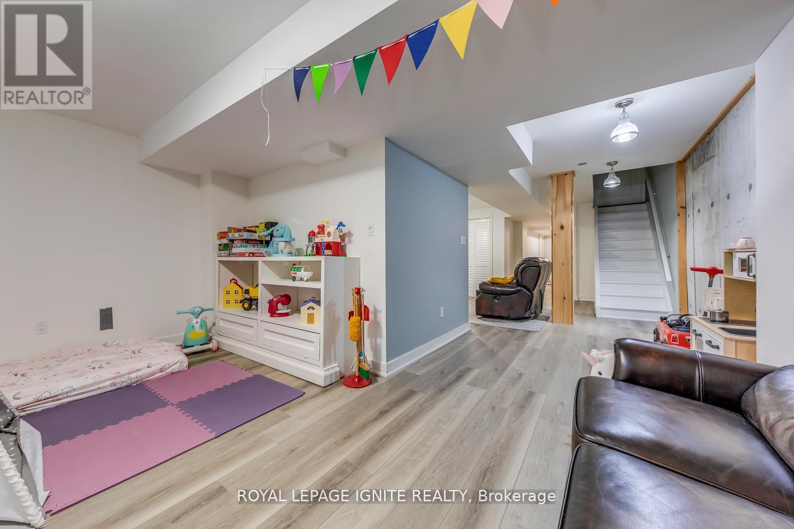 5637 Evelyn Lane, Burlington, Ontario  L7L 6X1 - Photo 35 - W13009352