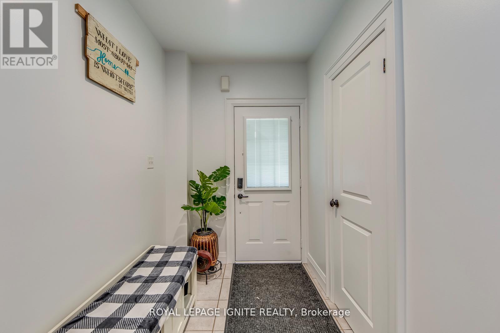 5637 Evelyn Lane, Burlington, Ontario  L7L 6X1 - Photo 4 - W13009352