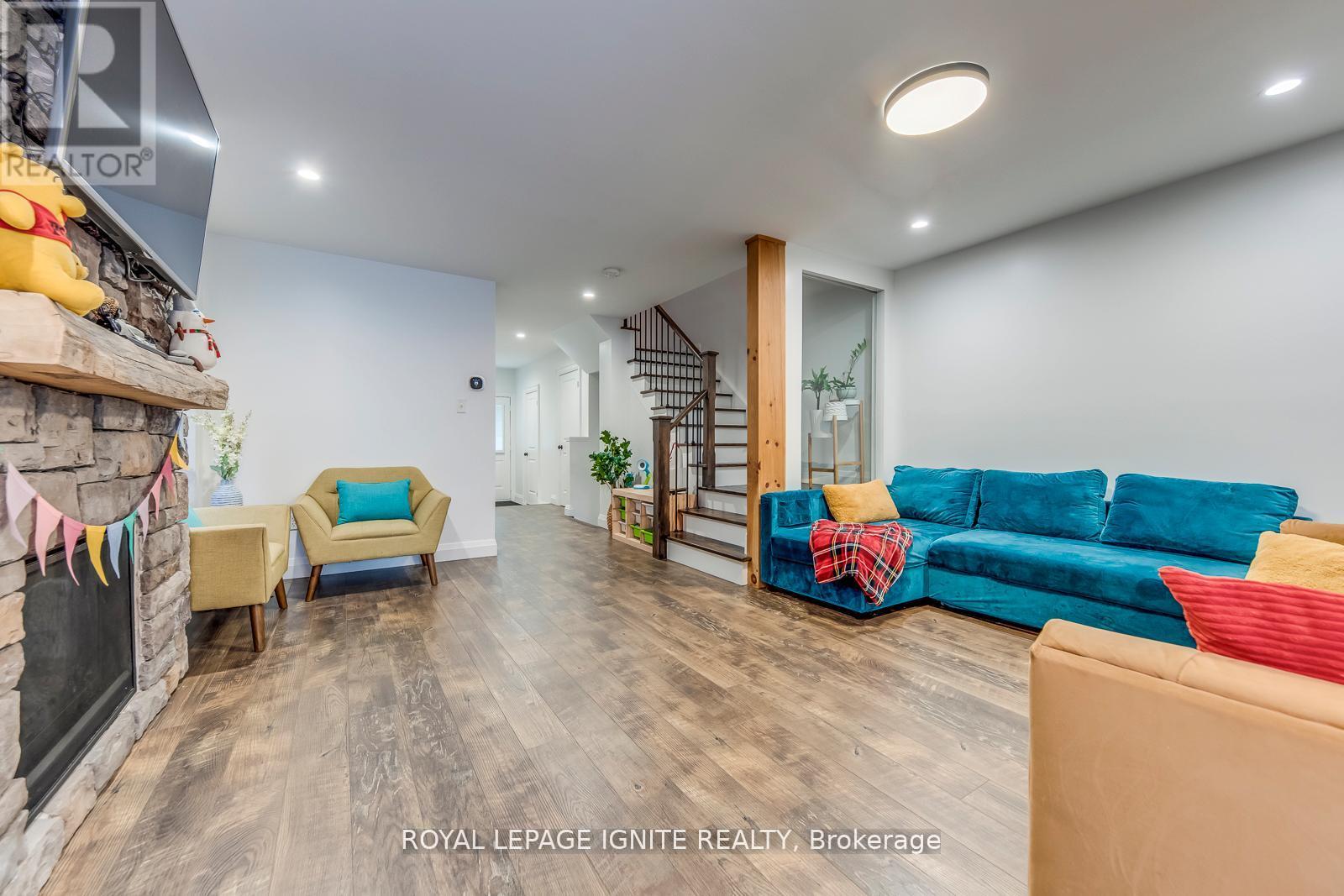 5637 Evelyn Lane, Burlington, Ontario  L7L 6X1 - Photo 8 - W13009352