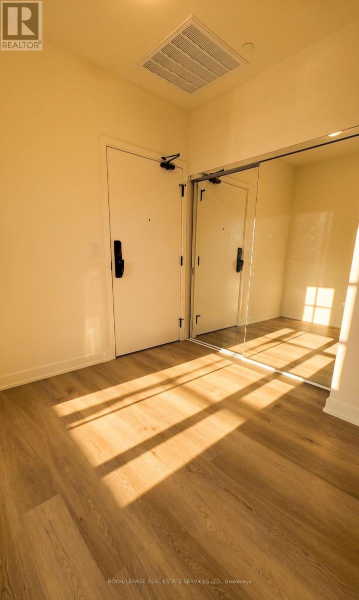 411 - 2075 Lakeshore Road, Burlington, Ontario  L7R 1E2 - Photo 3 - W13009364