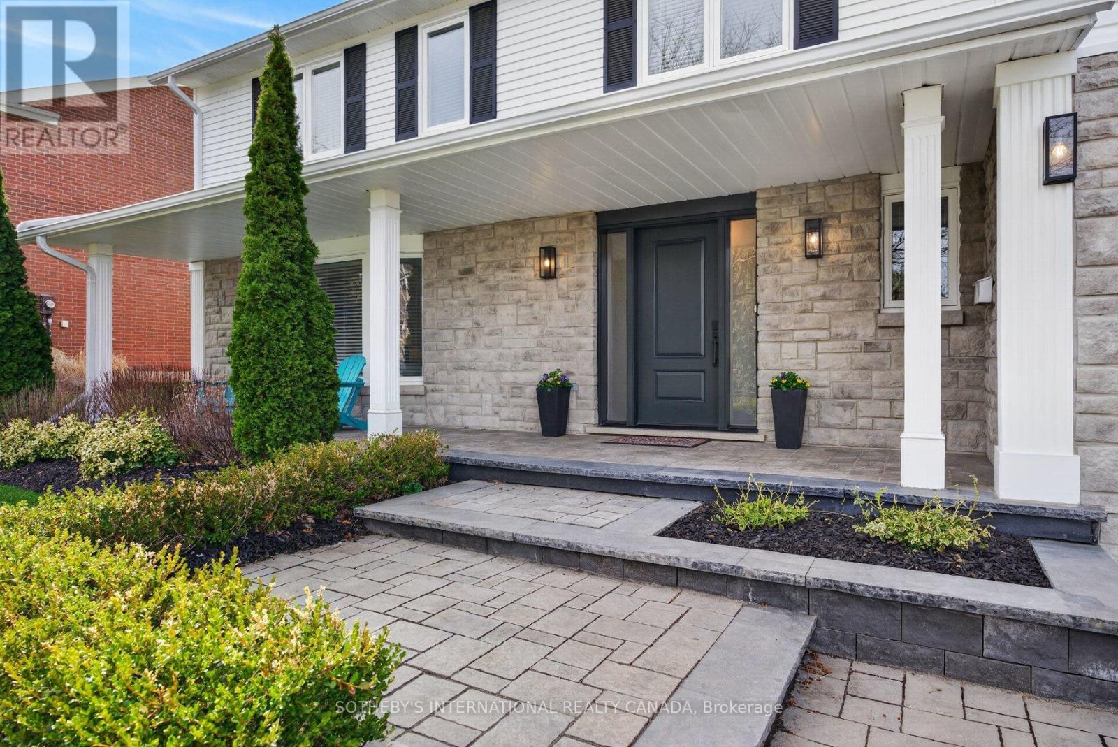 1235 Appleford Lane, Burlington, Ontario  L7P 3M1 - Photo 4 - W13009376