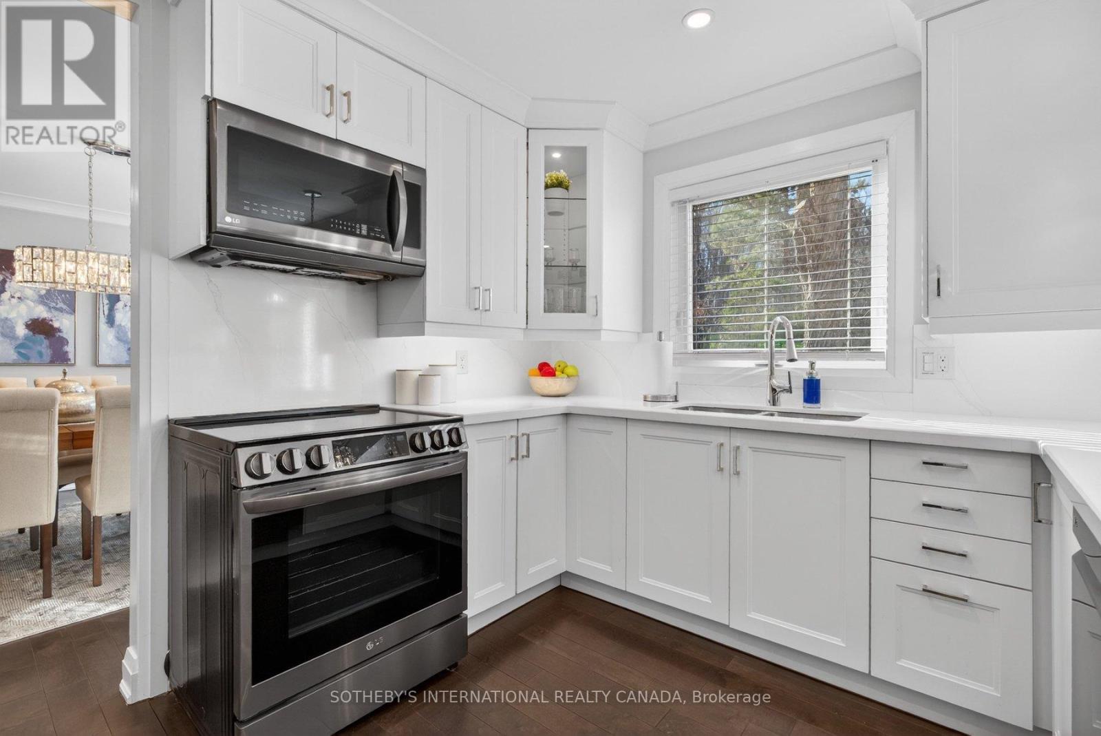 1235 Appleford Lane, Burlington, Ontario  L7P 3M1 - Photo 9 - W13009376