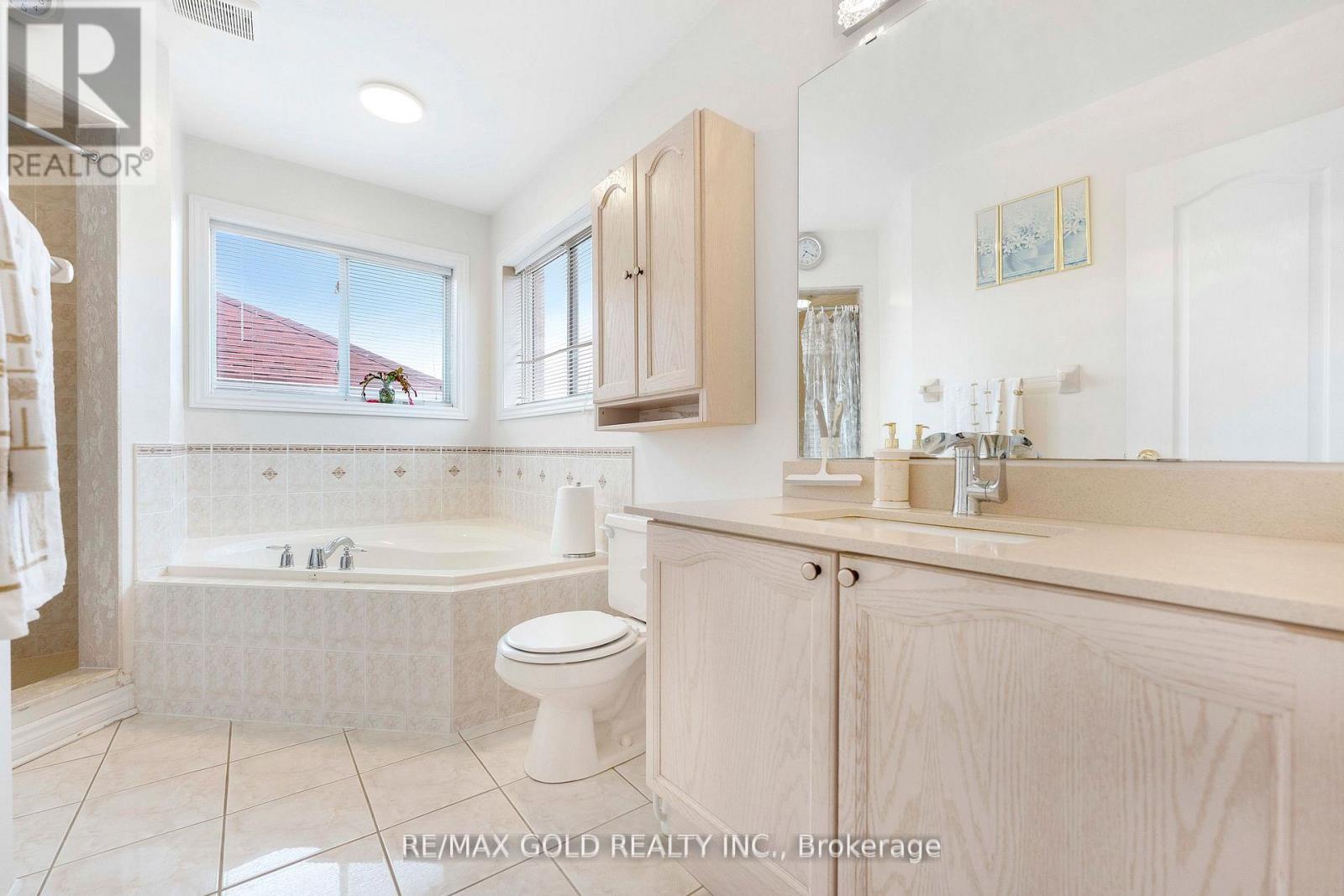 23 Pathmaster Road, Brampton, Ontario  L6P 2G8 - Photo 22 - W13009456