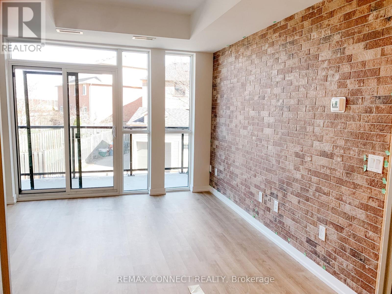 214 - 2300 St. Clair Avenue W, Toronto, Ontario  M4V 0A2 - Photo 4 - W13009458