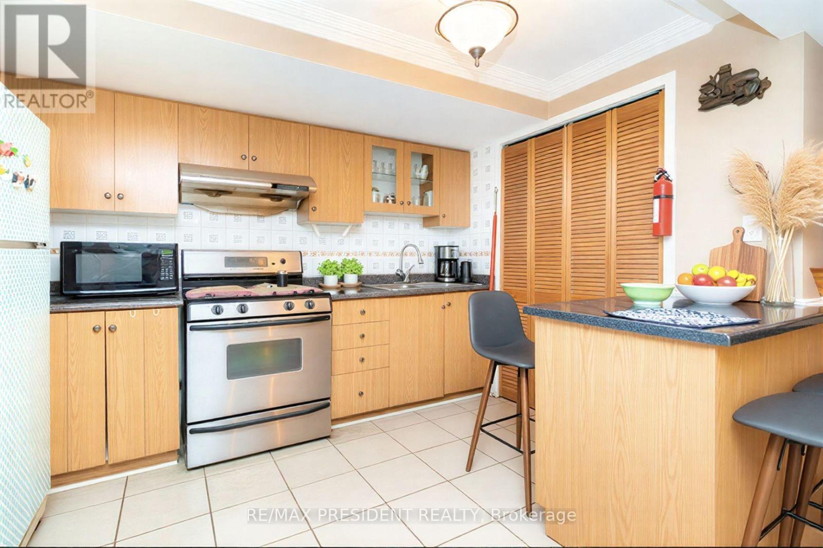 3211 Bloomfield Drive, Mississauga, Ontario  L5N 6V2 - Photo 17 - W13009480