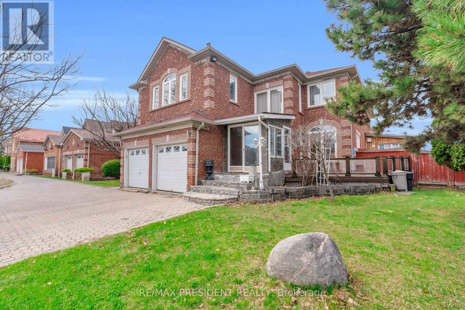 3211 Bloomfield Drive, Mississauga, Ontario  L5N 6V2 - Photo 5 - W13009480