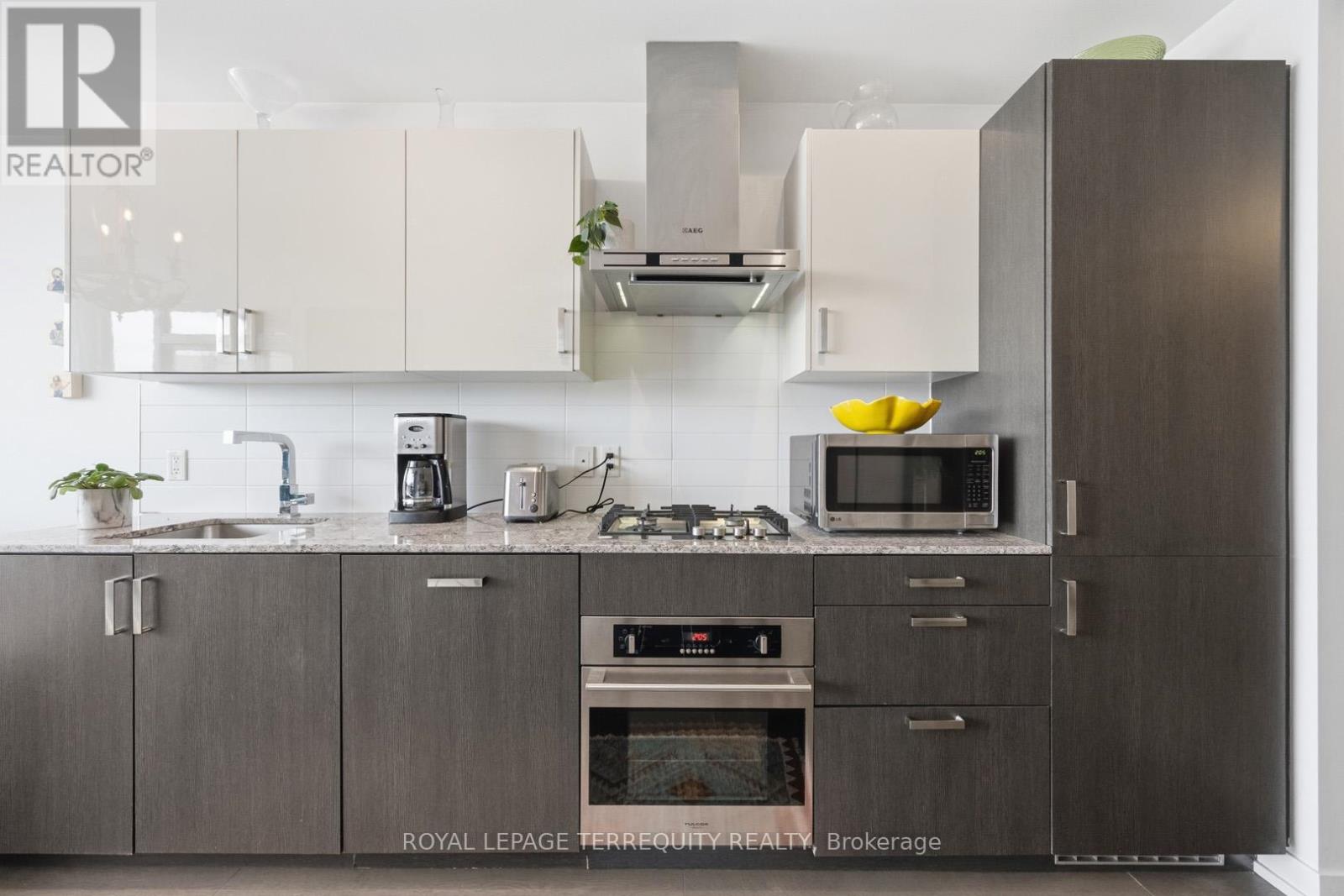 510 - 36 Howard Park Avenue, Toronto, Ontario  M6R 0A5 - Photo 10 - W13009526