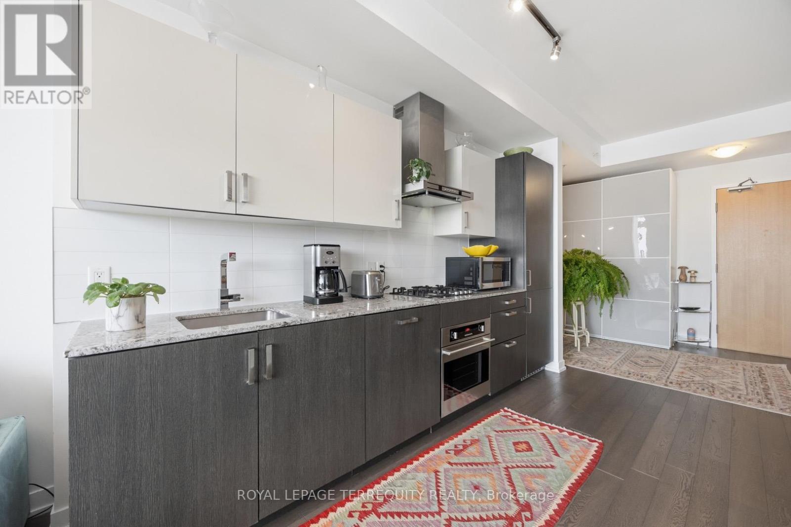 510 - 36 Howard Park Avenue, Toronto, Ontario  M6R 0A5 - Photo 9 - W13009526