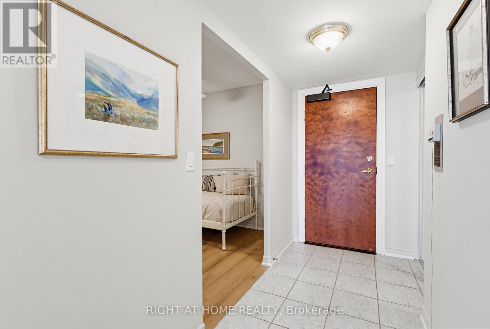 2214 - 100 Burloak Drive, Burlington, Ontario  L7L 6P6 - Photo 4 - W13009552